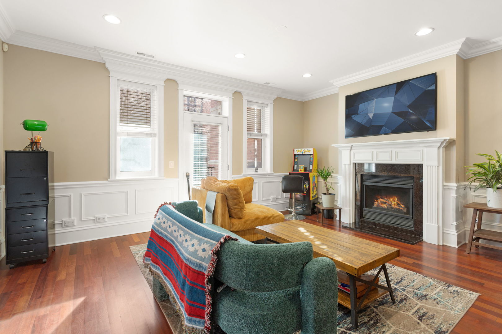 2222 W Belmont Avenue Unit: 203