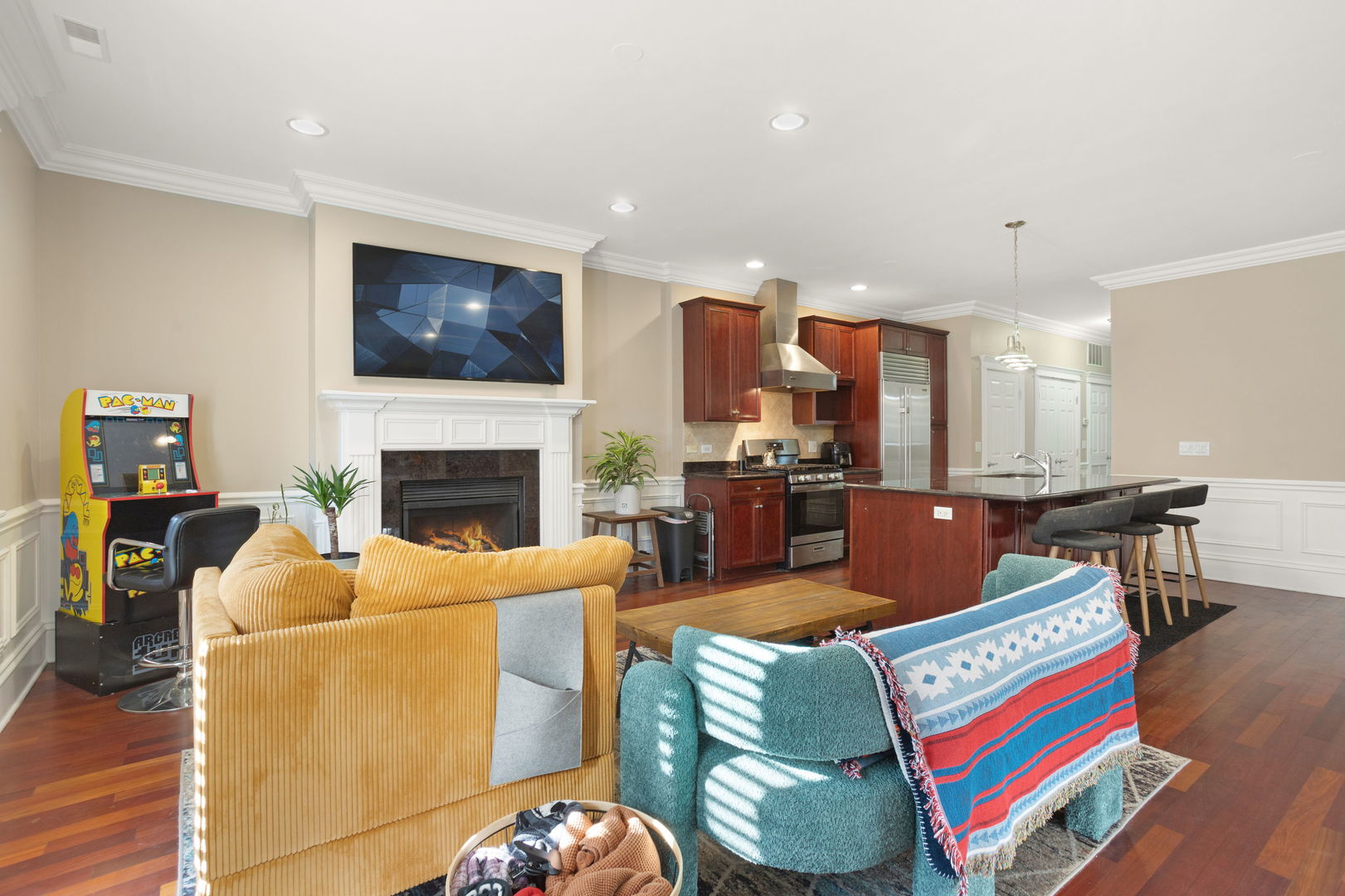 2222 W Belmont Avenue Unit: 203