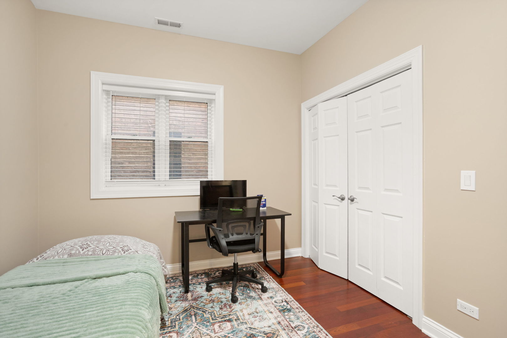 2222 W Belmont Avenue Unit: 203