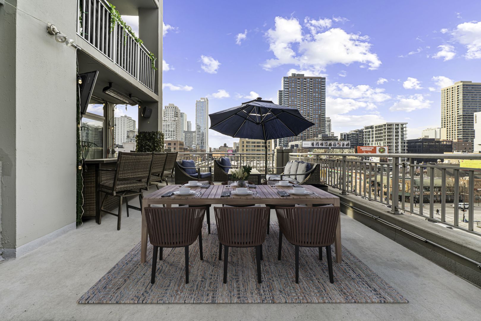 600 N DEARBORN Street Unit: 601