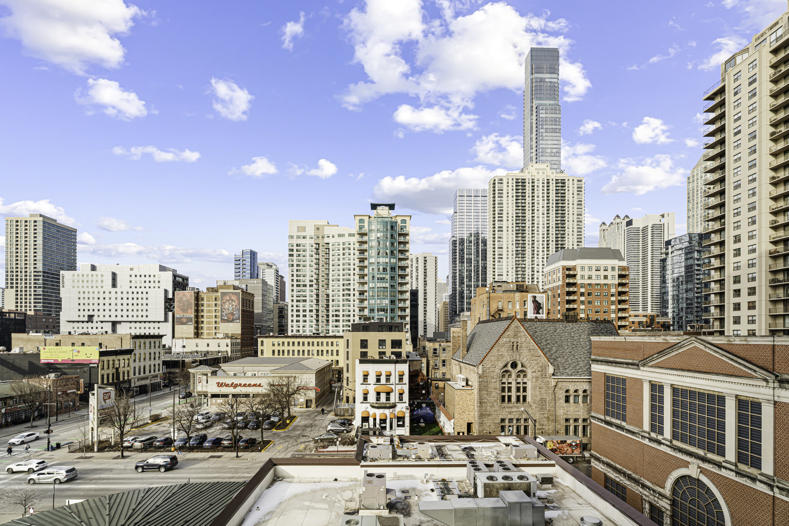 600 N DEARBORN Street Unit: 601