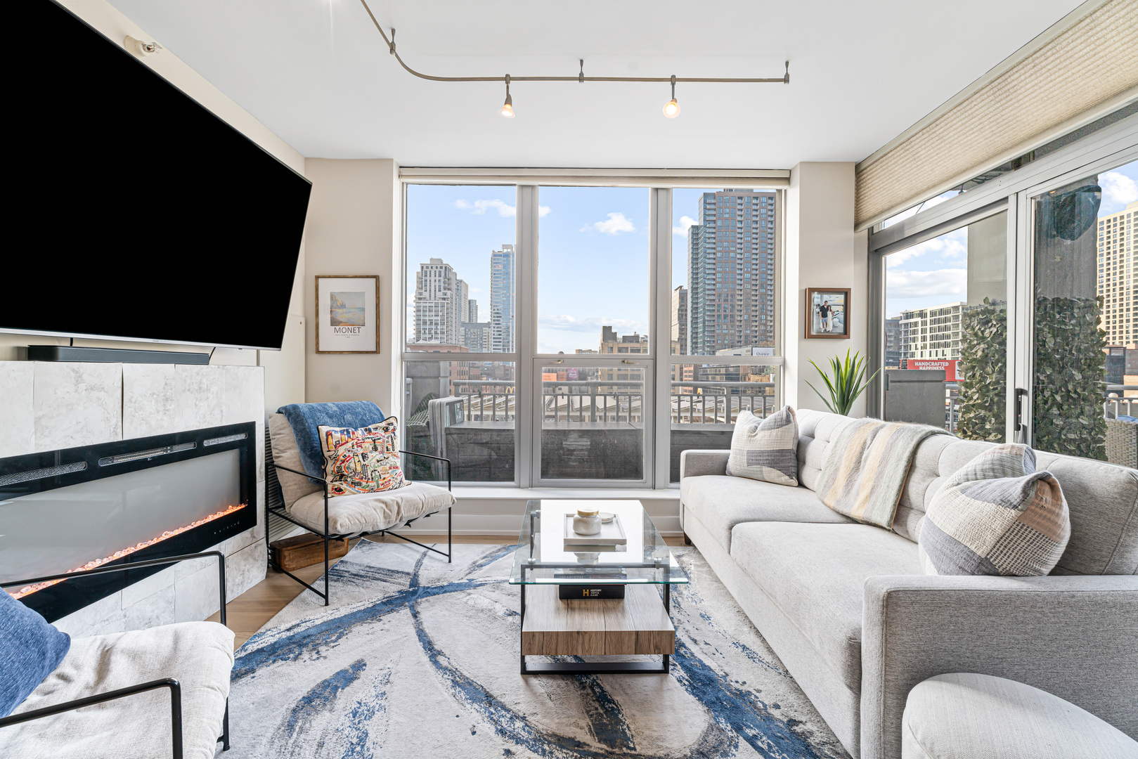 600 N DEARBORN Street Unit: 601