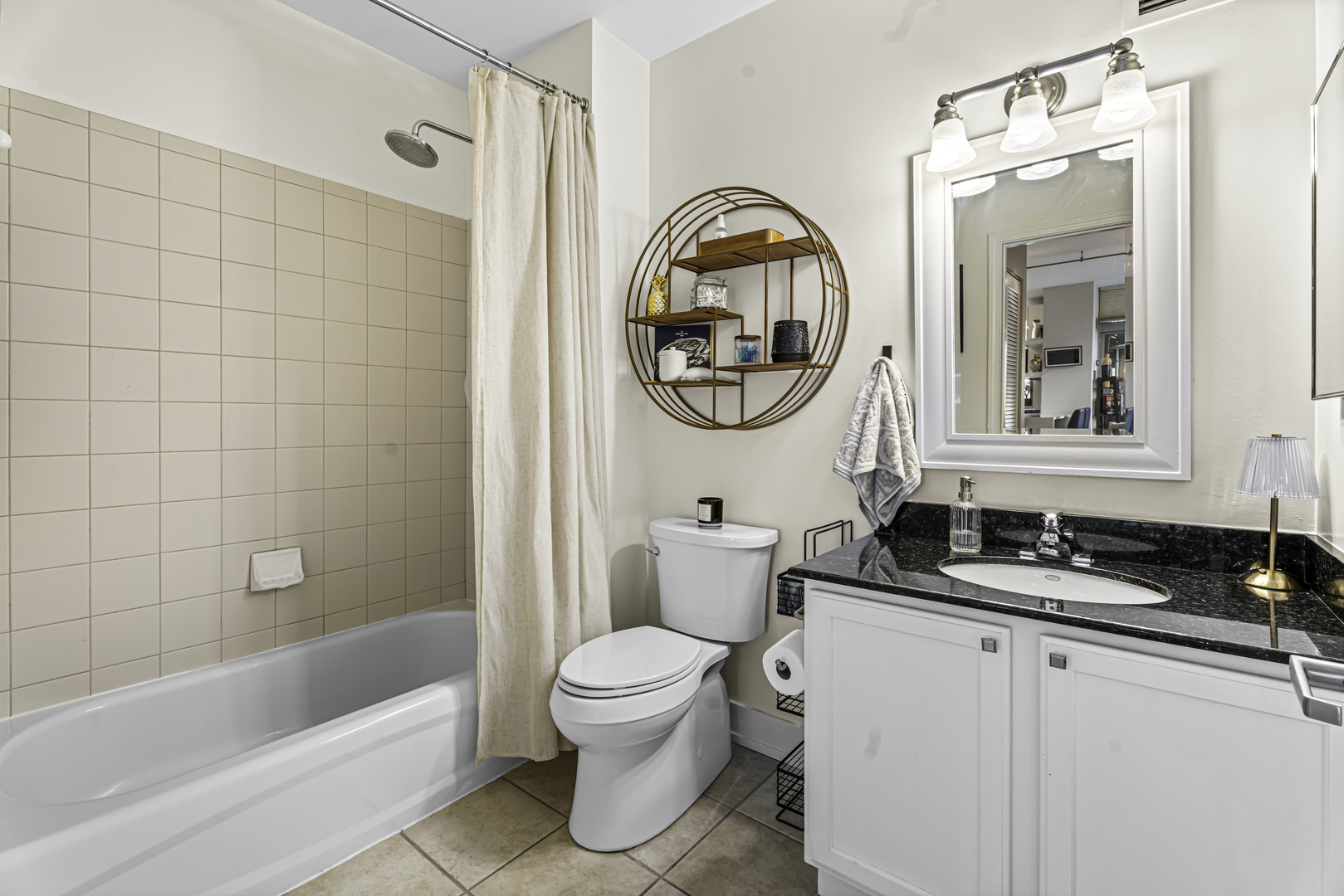 600 N DEARBORN Street Unit: 601