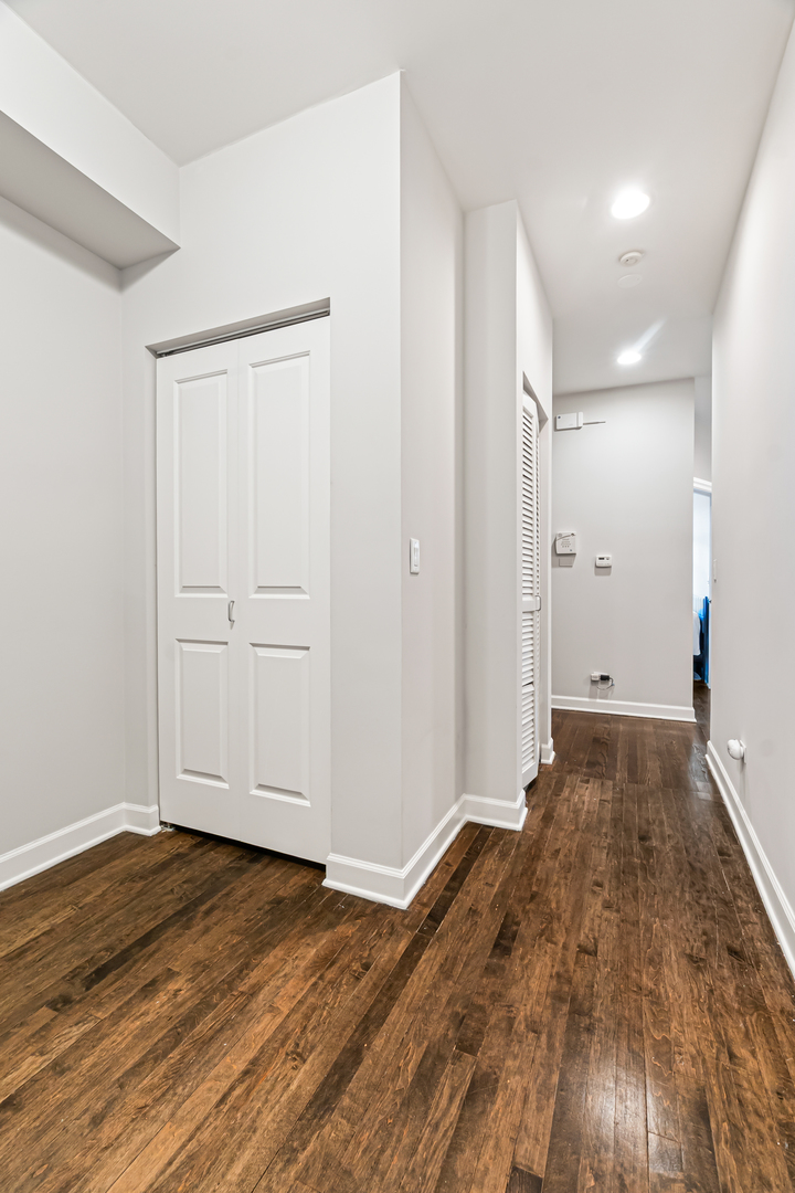 3904 N WOLCOTT Avenue Unit: 2