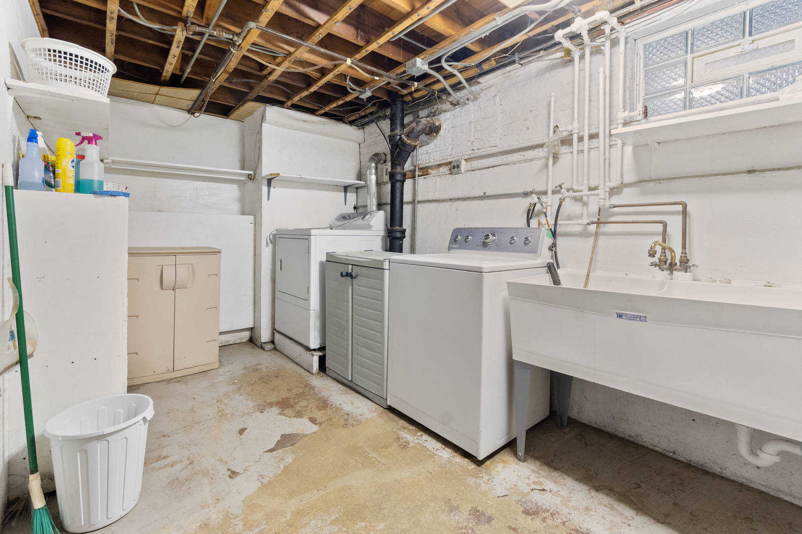 6247 N NEENAH Street