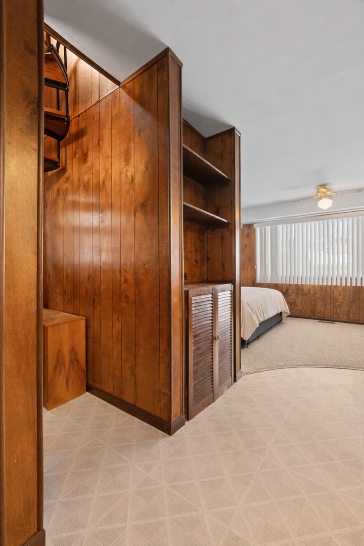 6247 N NEENAH Street