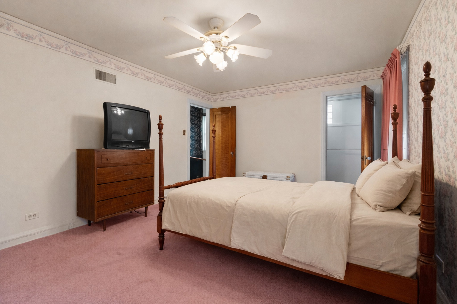 6247 N NEENAH Street