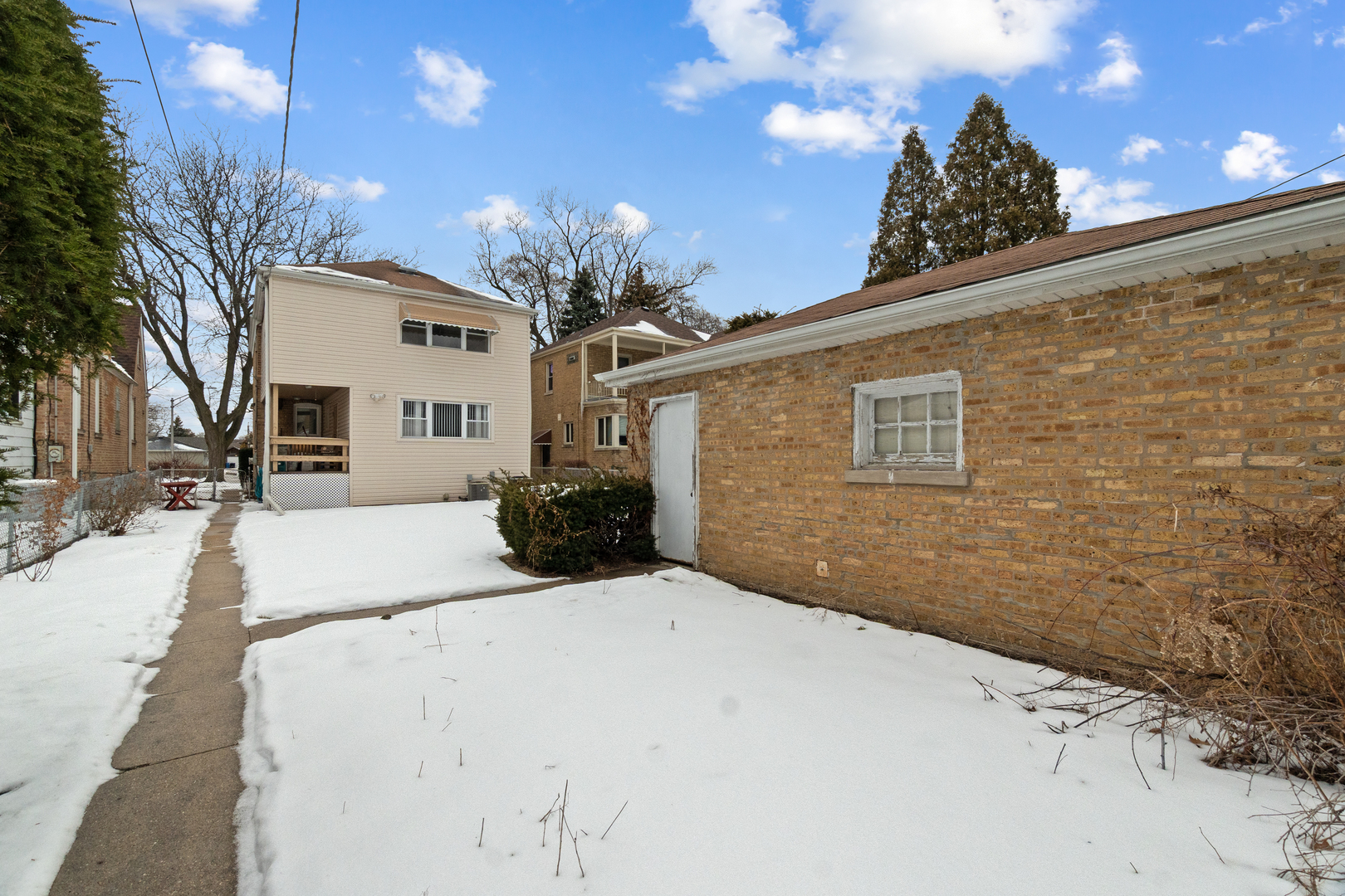 6247 N NEENAH Street