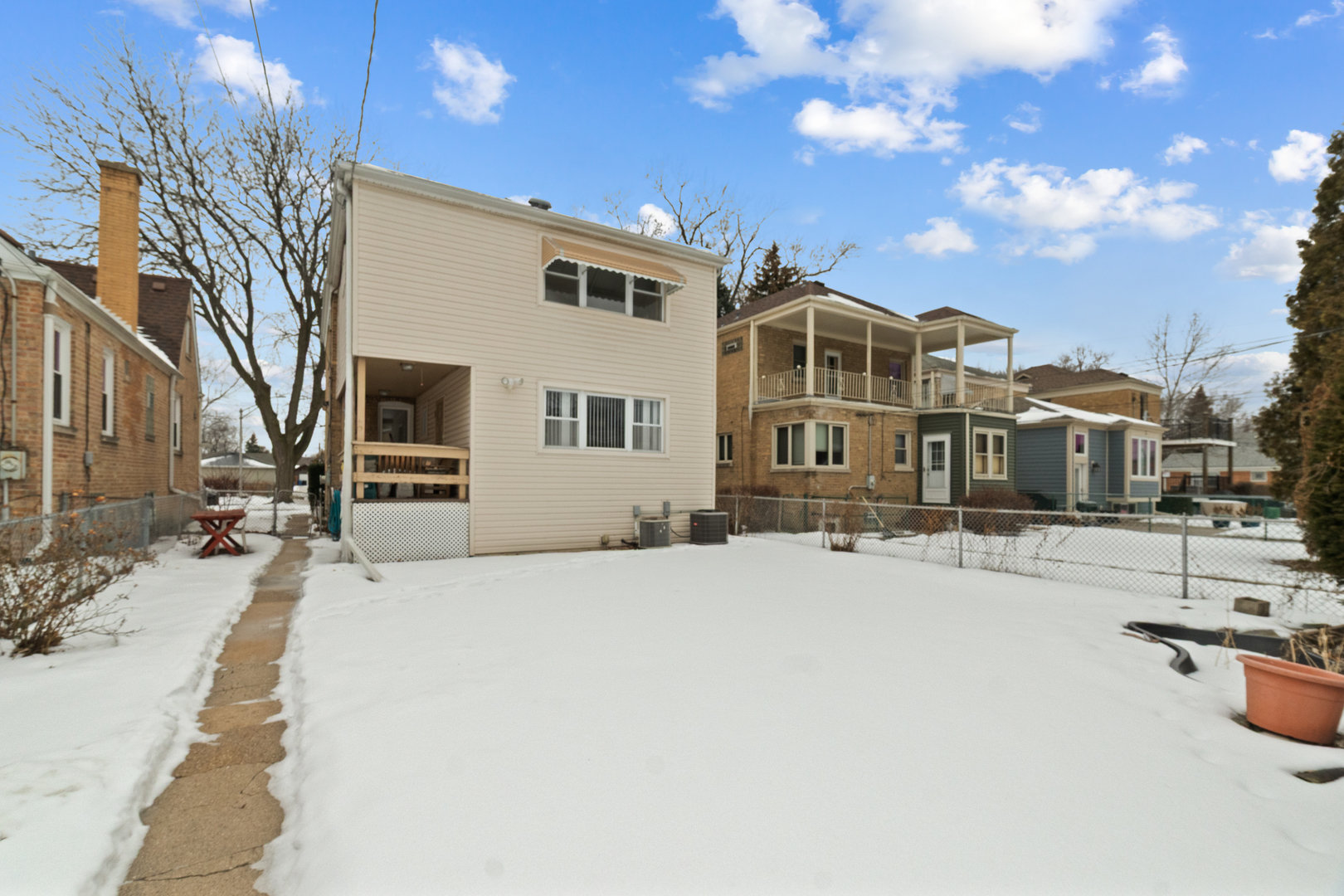 6247 N NEENAH Street