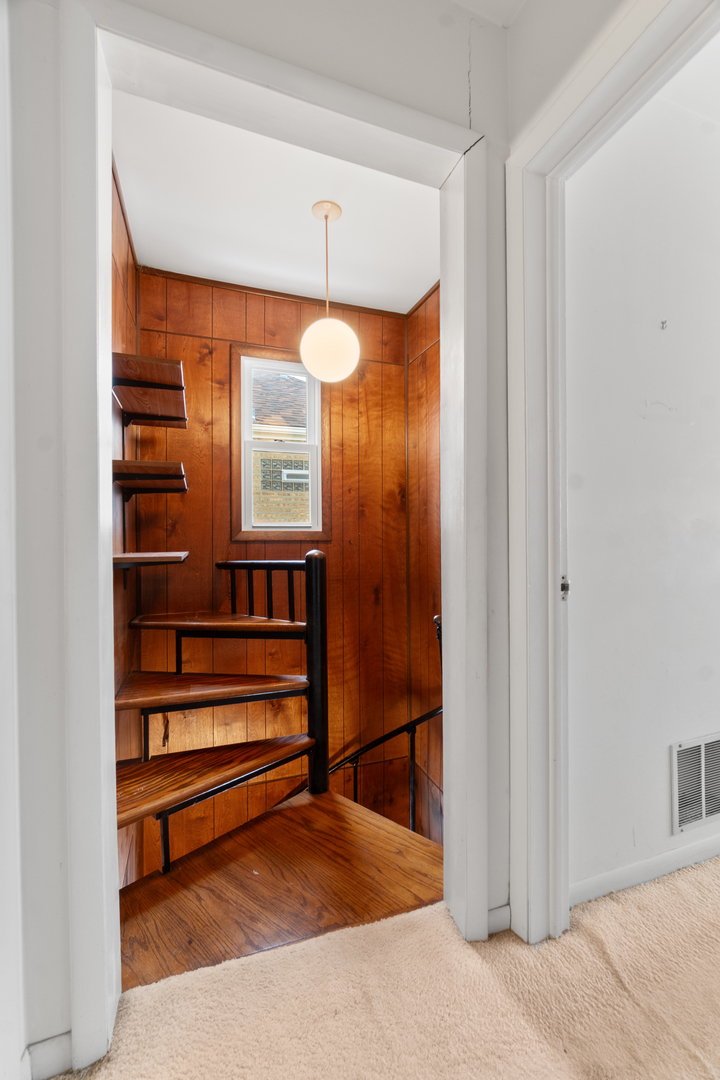 6247 N NEENAH Street