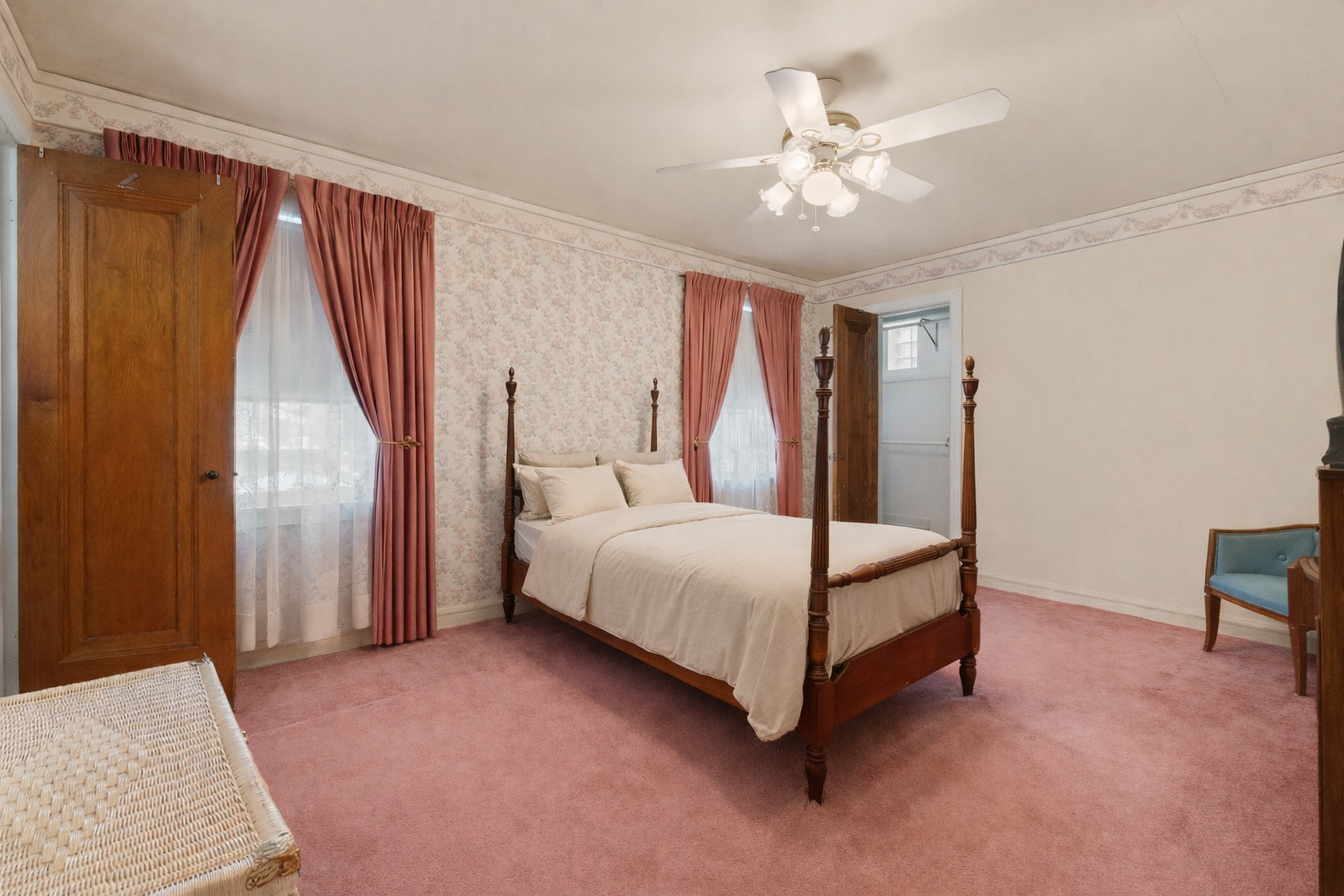 6247 N NEENAH Street