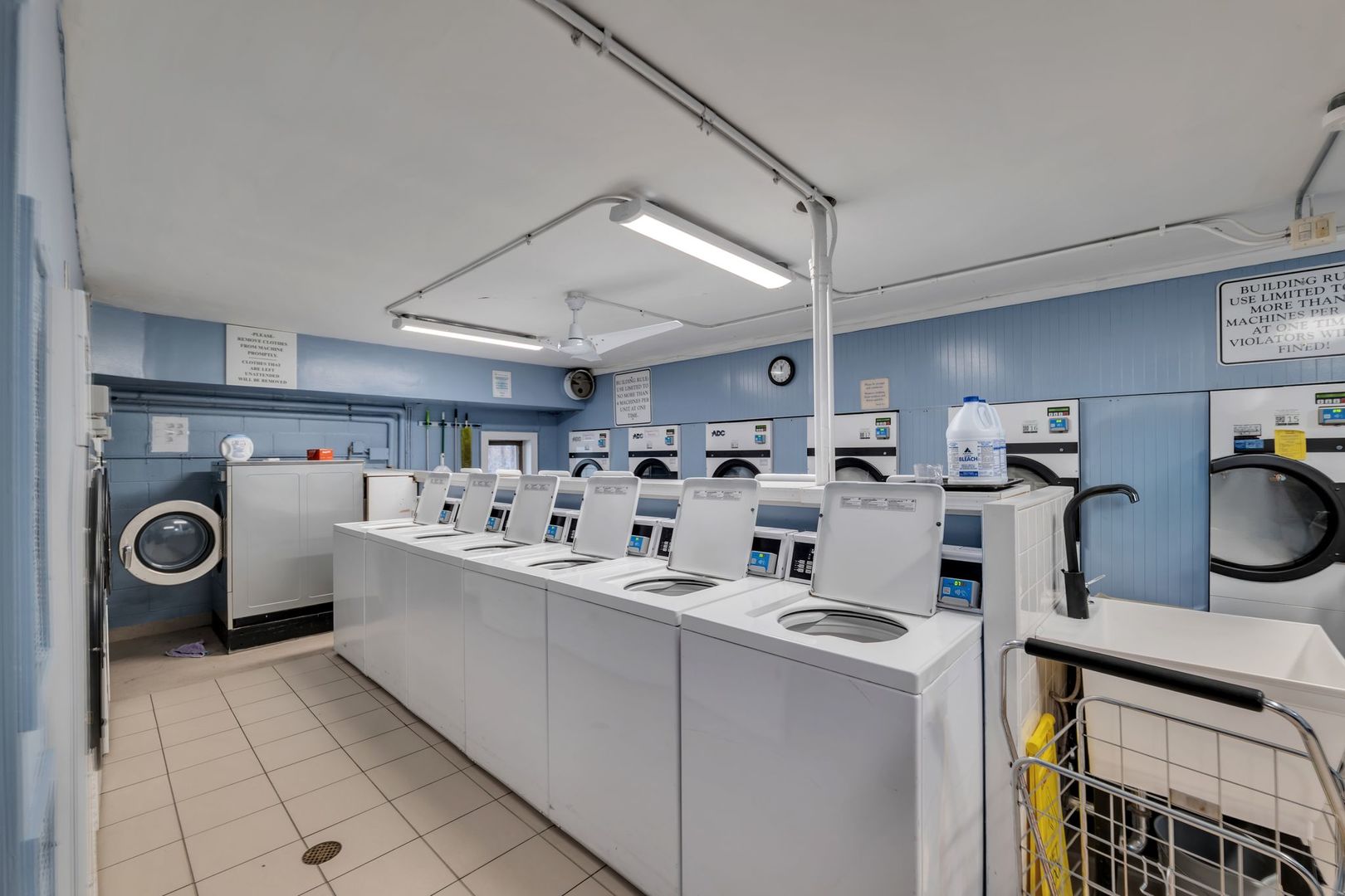 5855 N SHERIDAN Road Unit: 21J