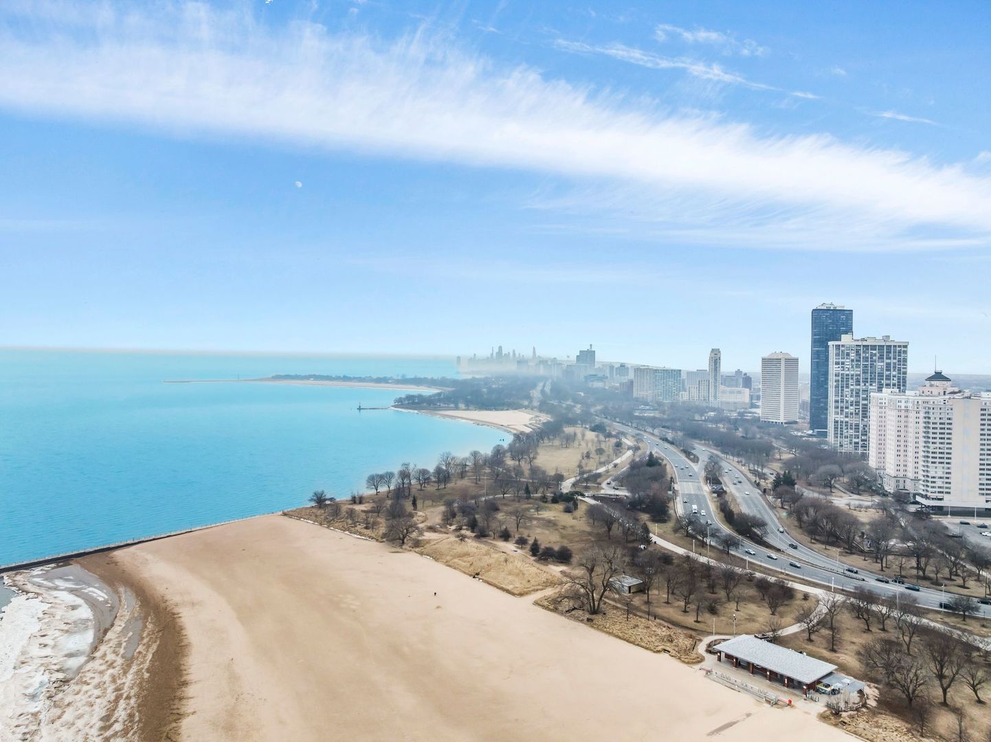 5855 N SHERIDAN Road Unit: 21J