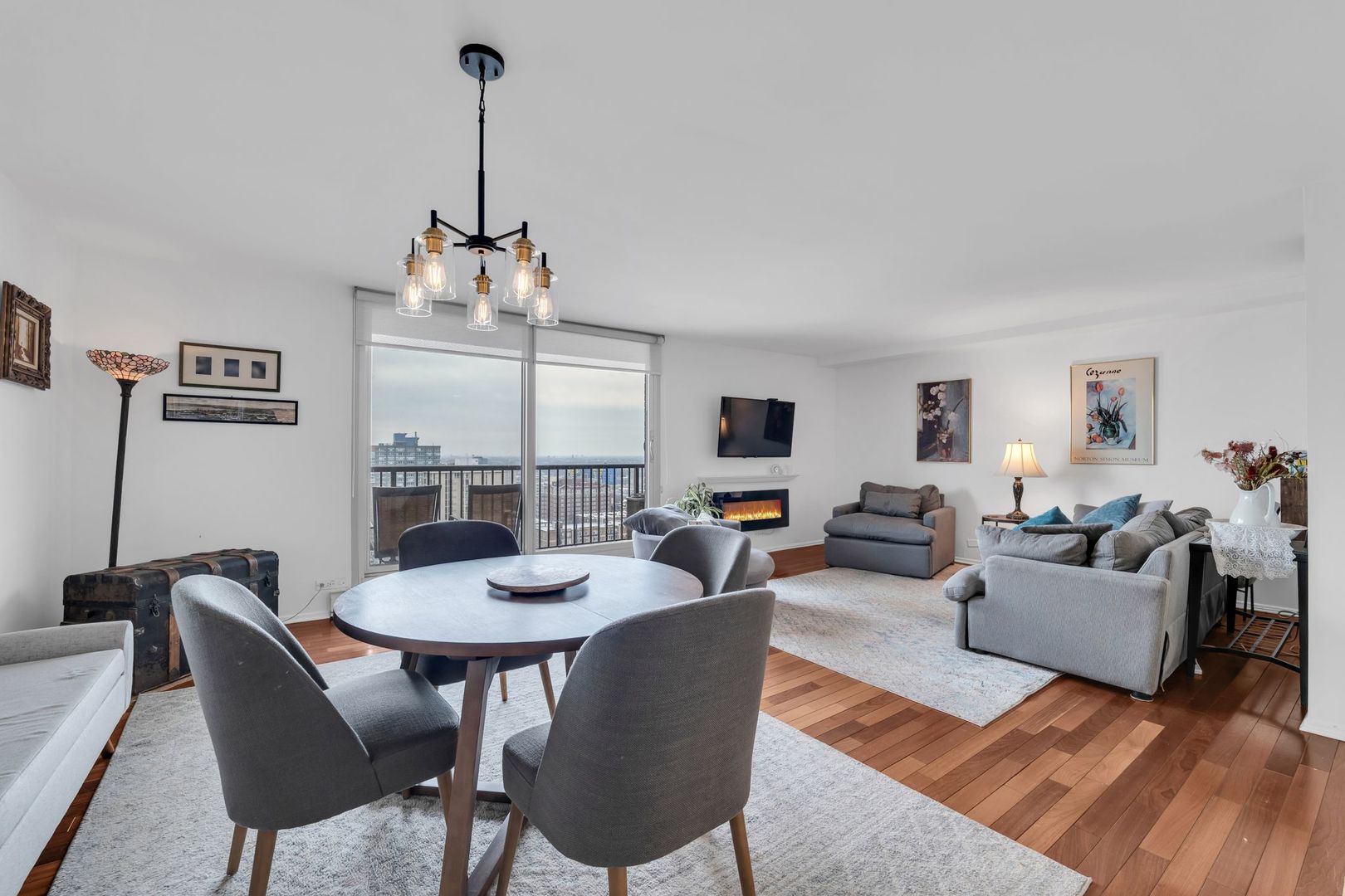 5855 N SHERIDAN Road Unit: 21J