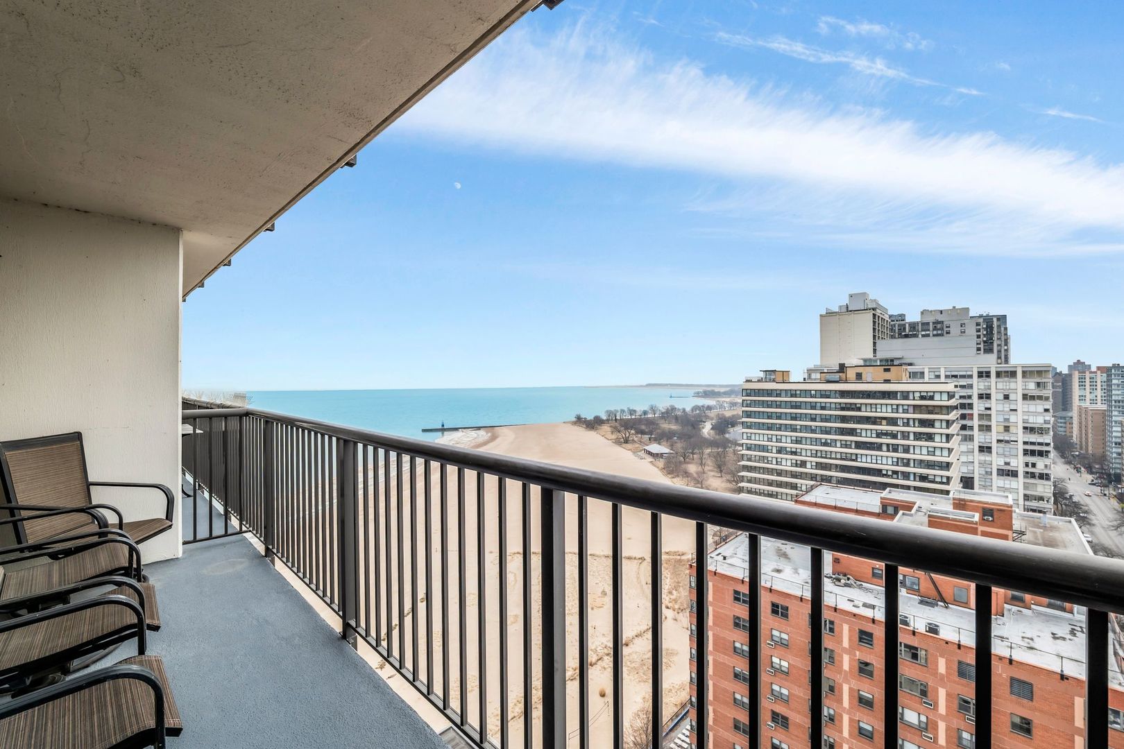 5855 N SHERIDAN Road Unit: 21J