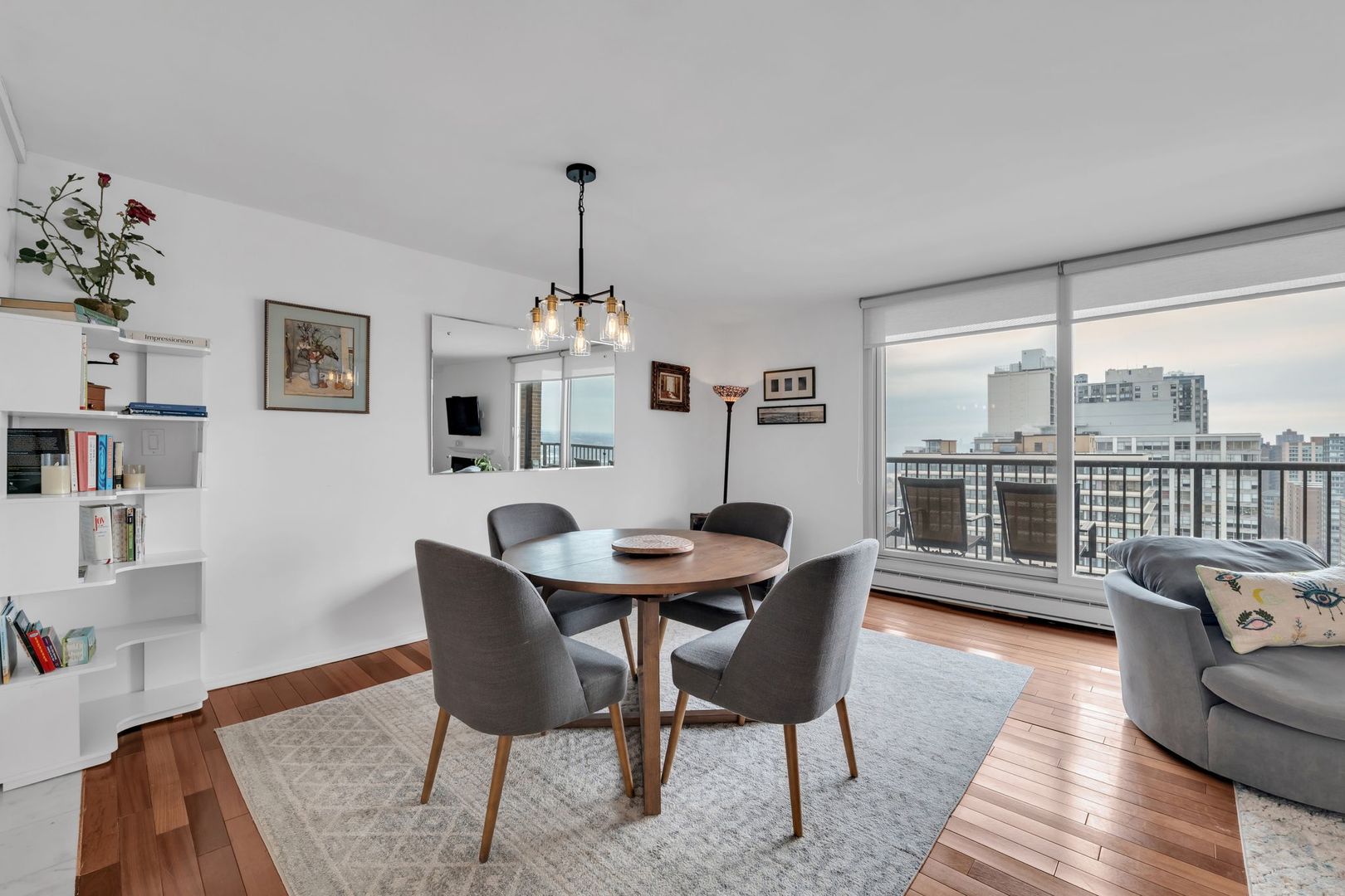 5855 N SHERIDAN Road Unit: 21J