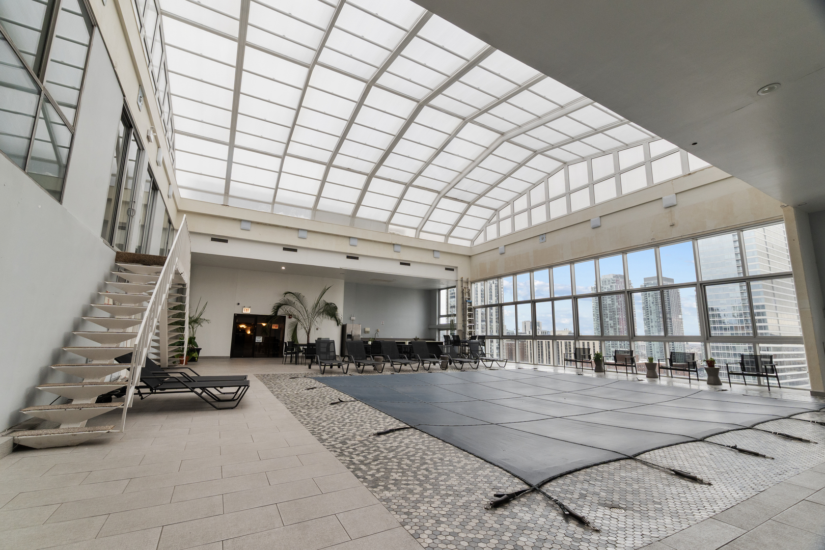 1221 N DEARBORN Street Unit: PH8S