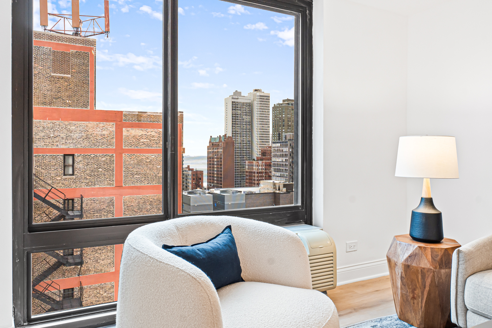 1221 N DEARBORN Street Unit: PH8S