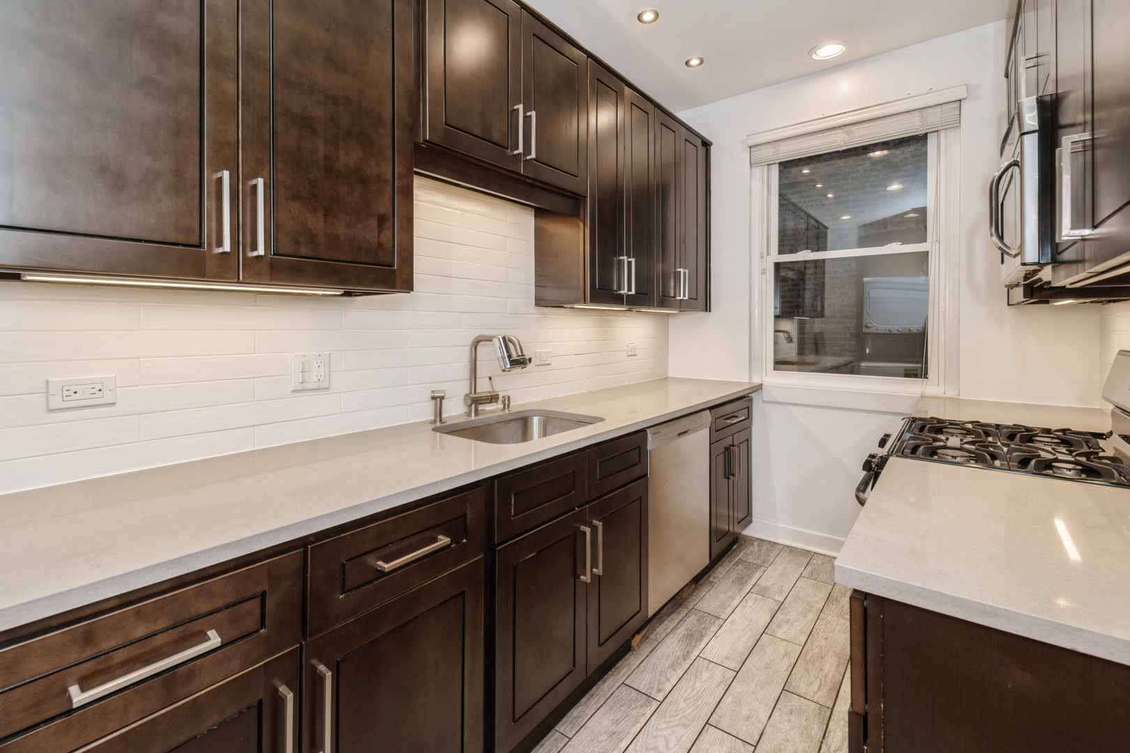 1327 W Addison Street Unit: 2B