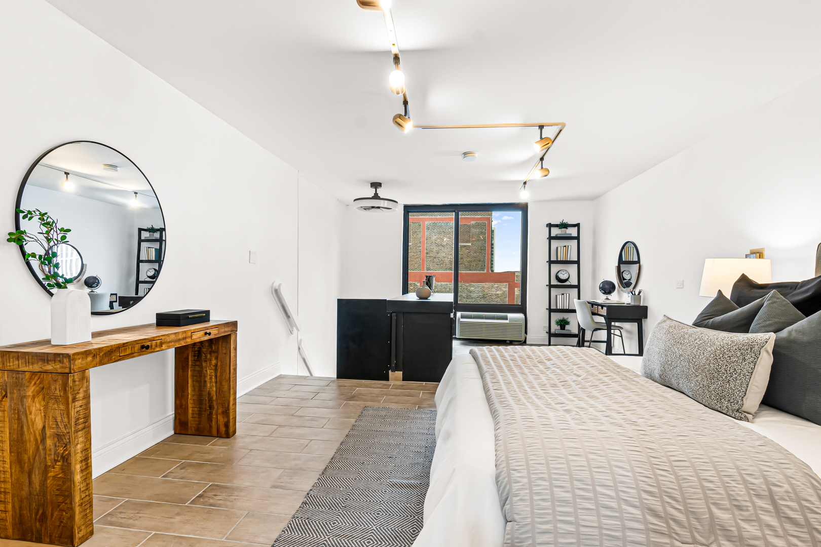 1221 N DEARBORN Street Unit: PH8S