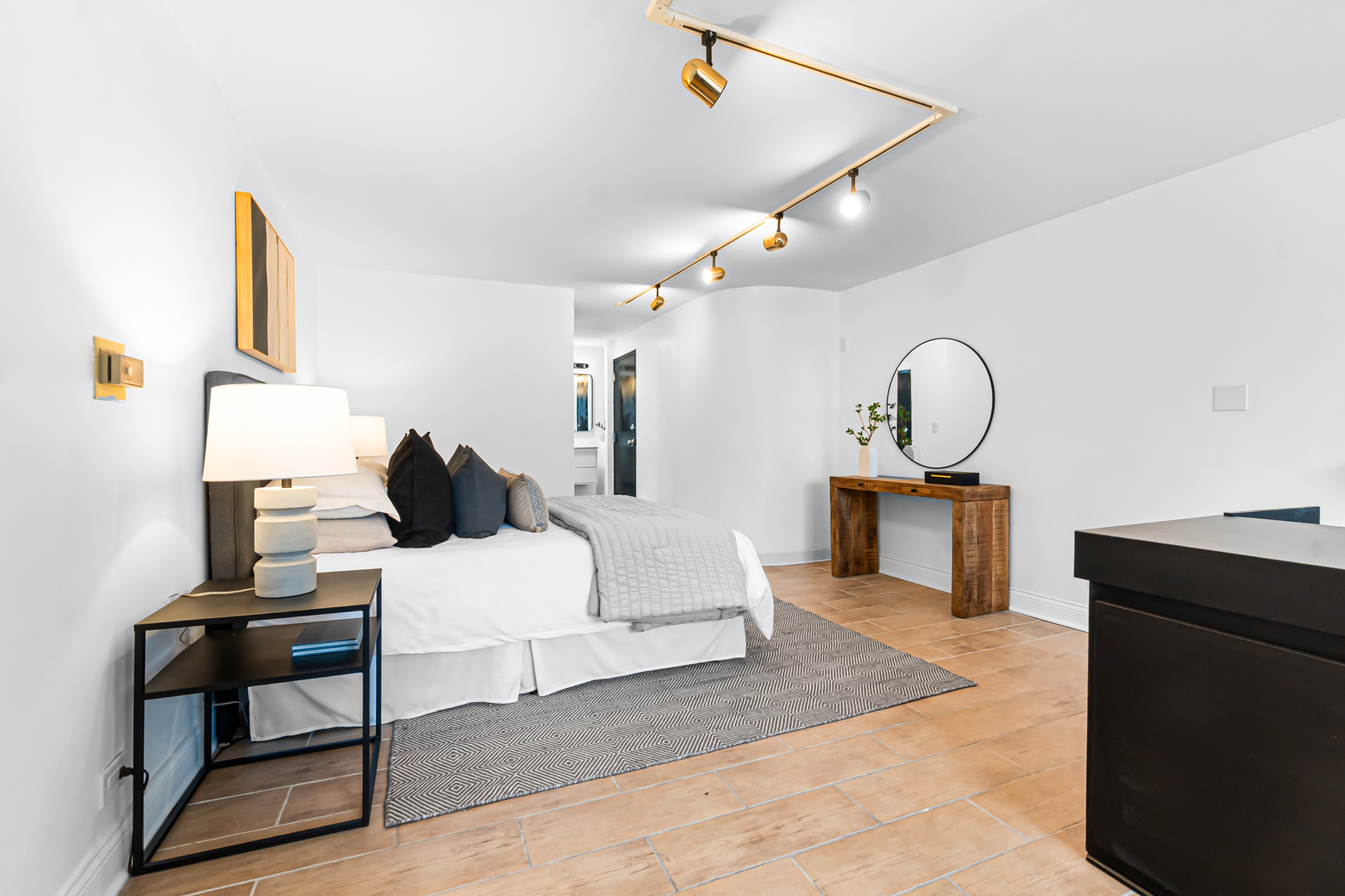 1221 N DEARBORN Street Unit: PH8S