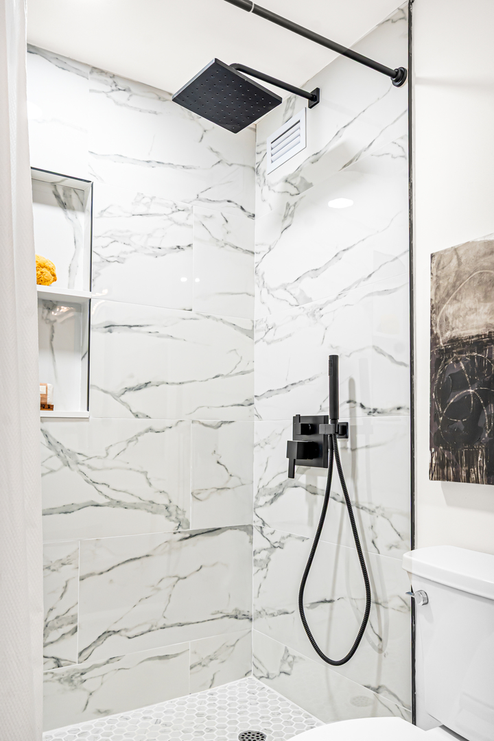 1221 N DEARBORN Street Unit: PH8S