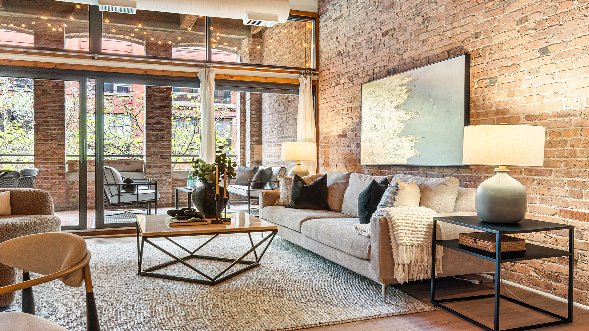 400 S Green Street Unit: 218