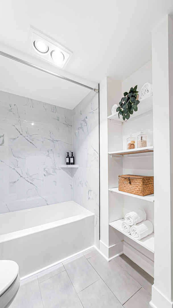 400 S Green Street Unit: 218