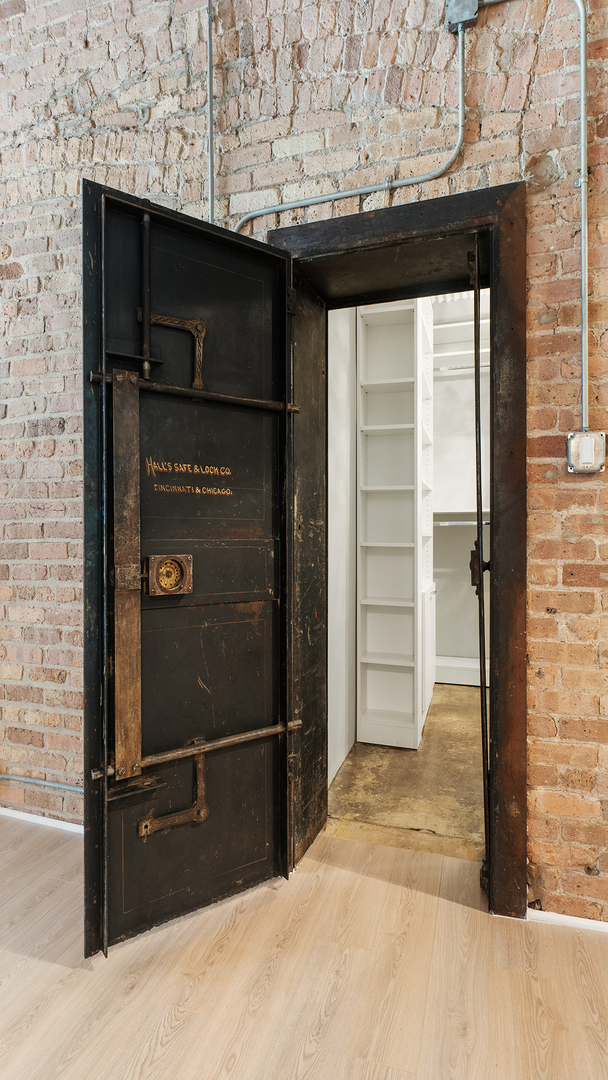 400 S Green Street Unit: 218