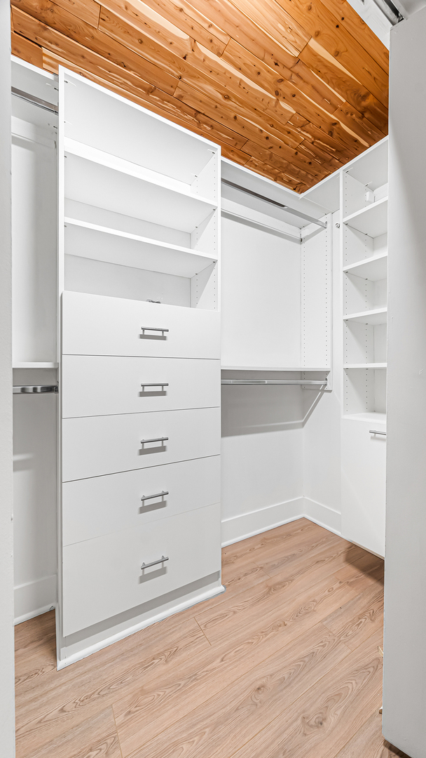 400 S Green Street Unit: 218