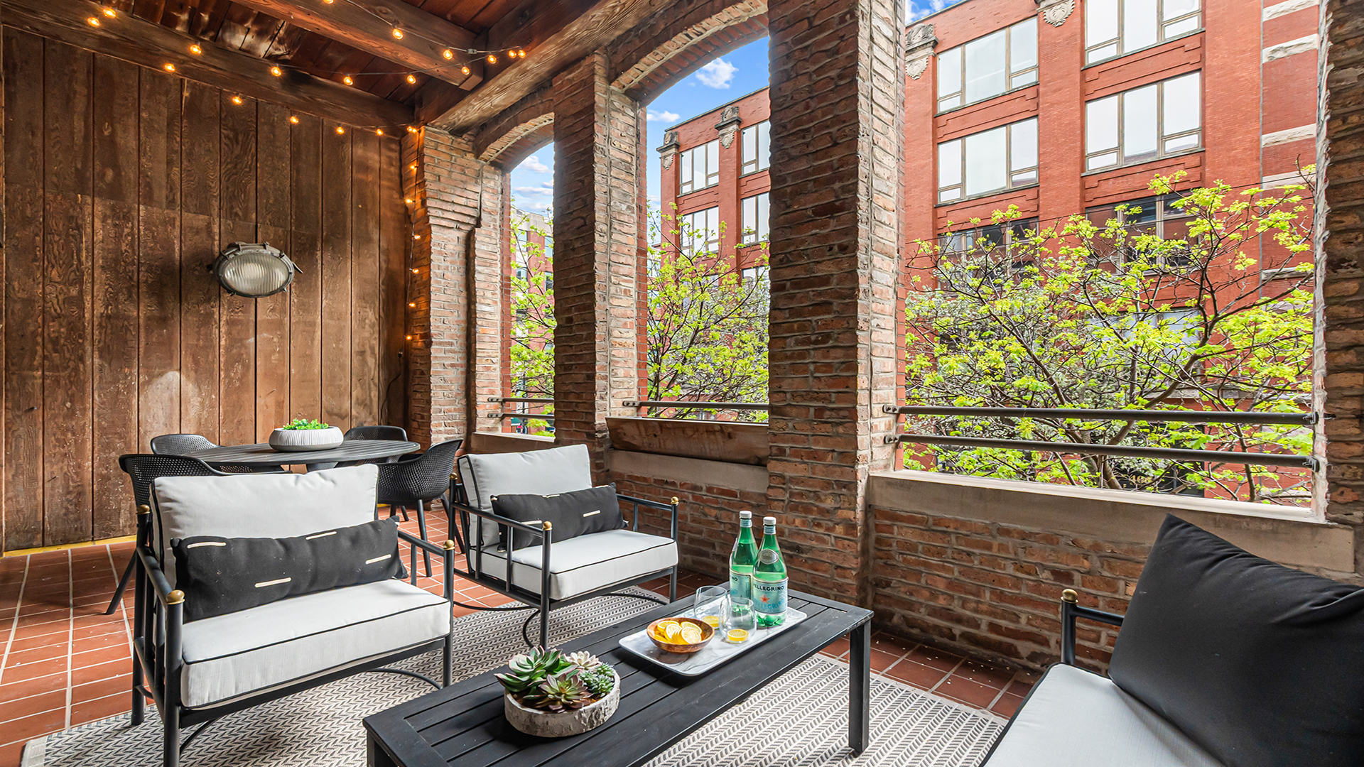 400 S Green Street Unit: 218