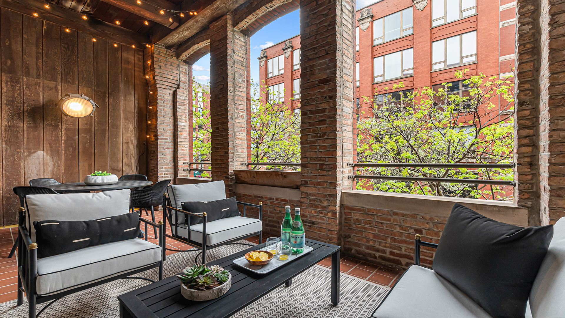 400 S Green Street Unit: 218