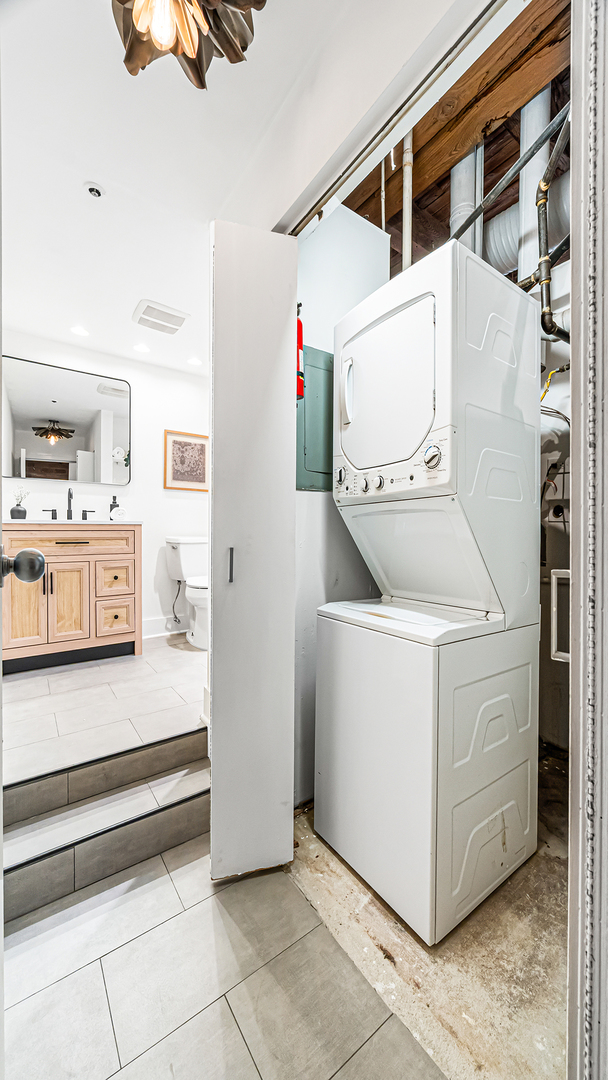 400 S Green Street Unit: 218