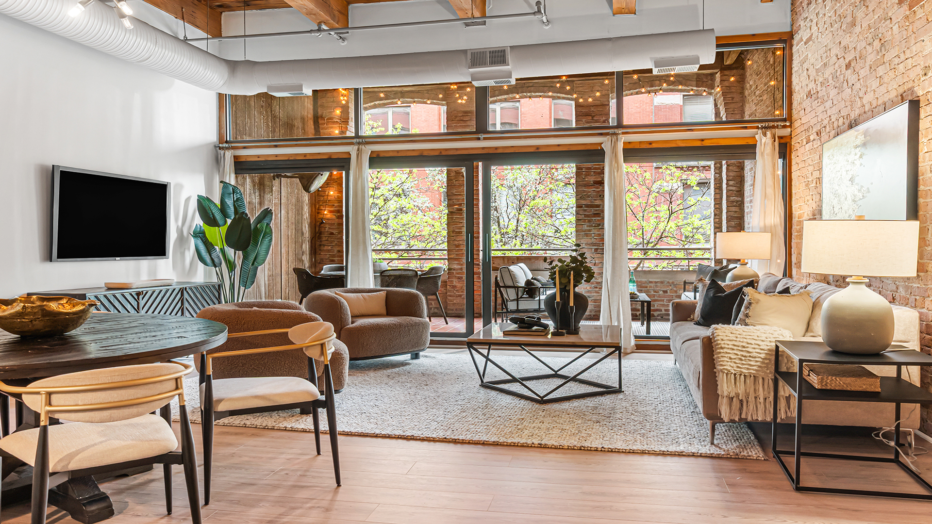 400 S Green Street Unit: 218