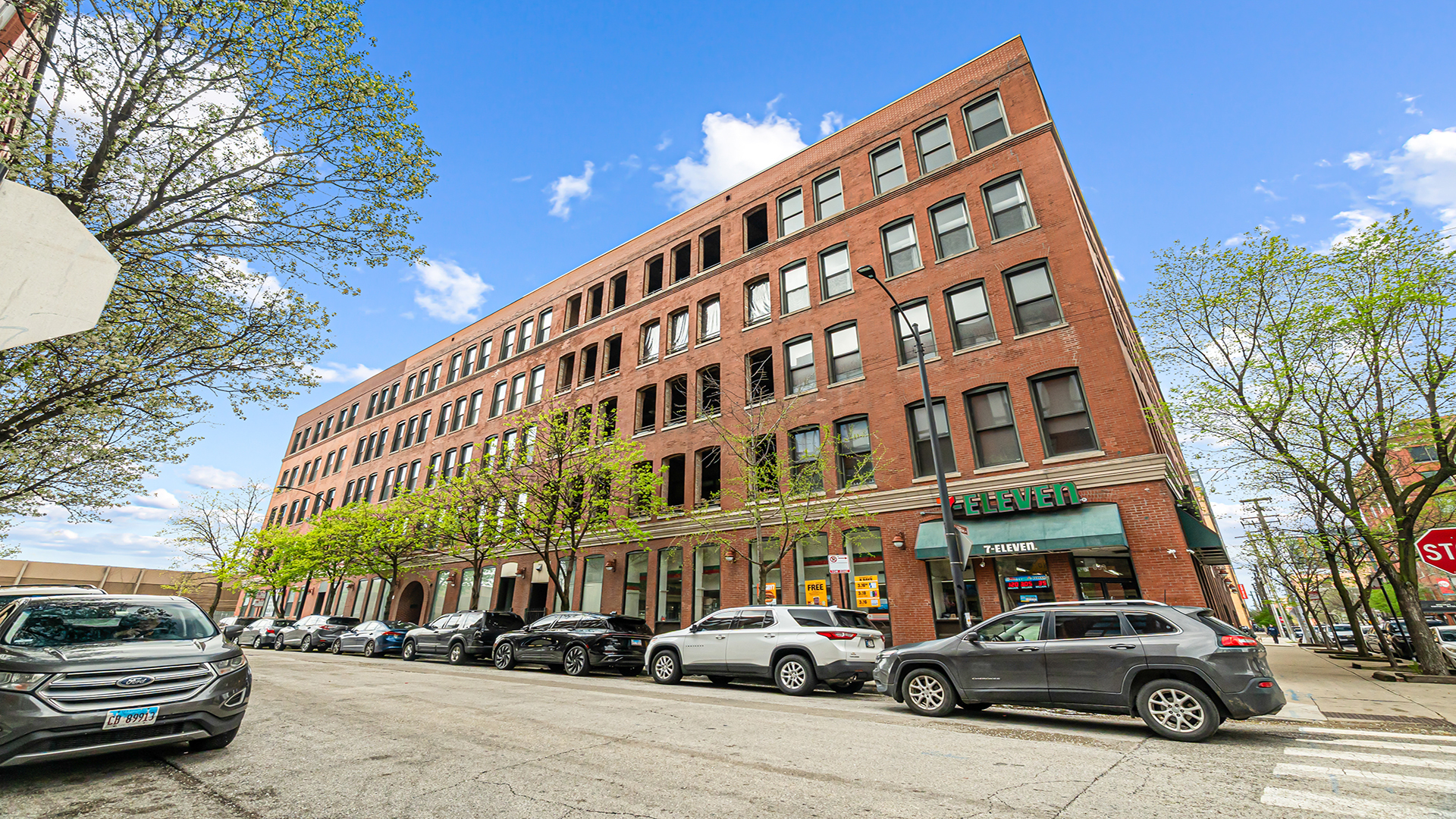 400 S Green Street Unit: 218