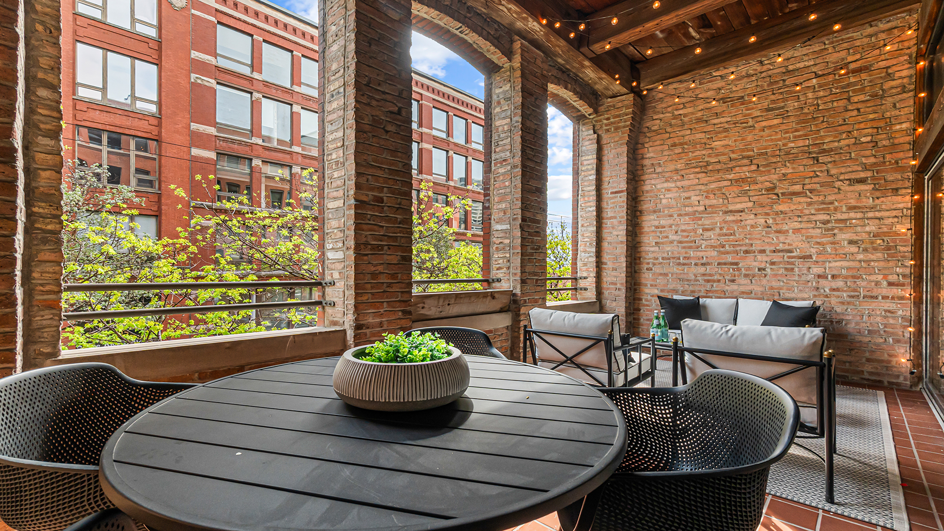 400 S Green Street Unit: 218