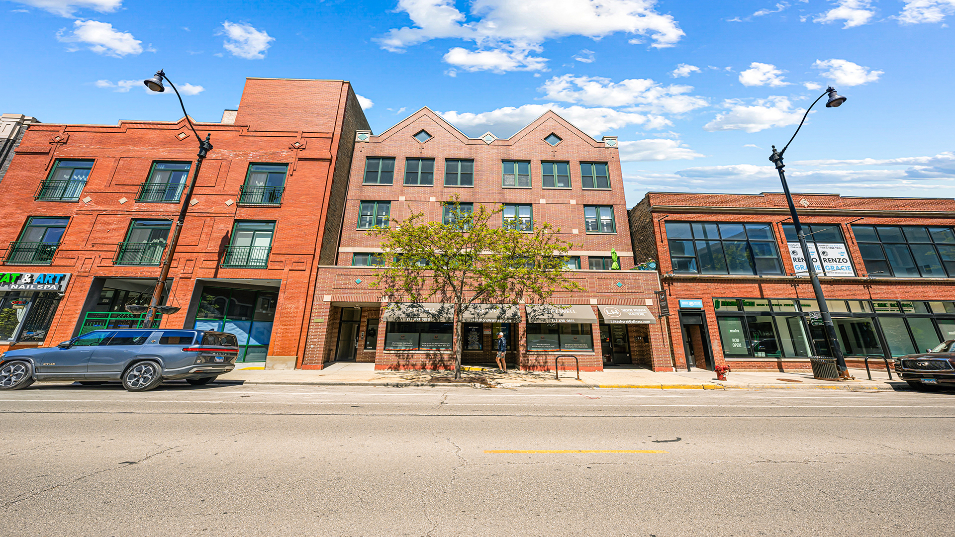 2733 N Lincoln Avenue Unit: A