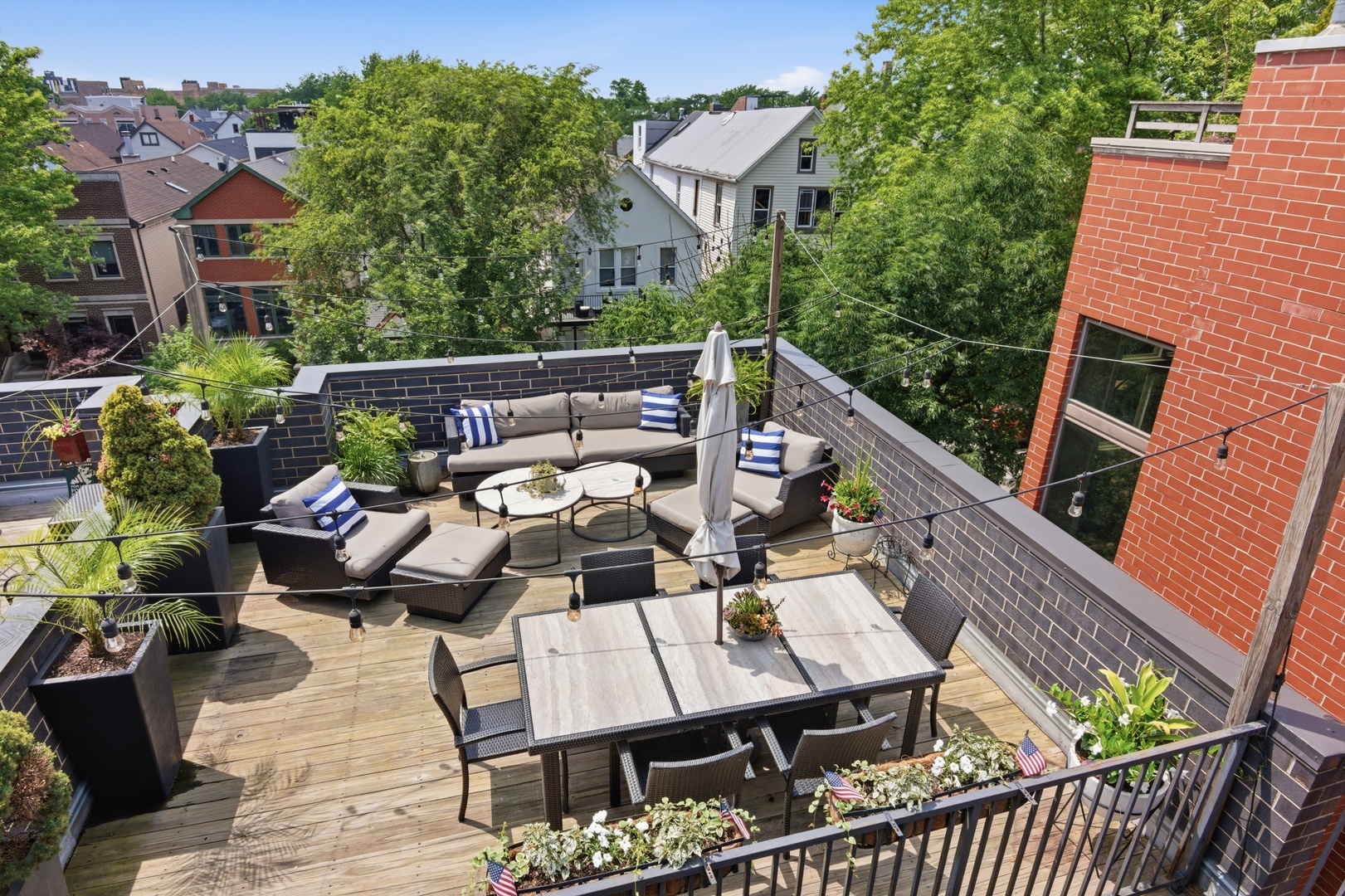 1639 N Artesian Avenue Unit: 2N