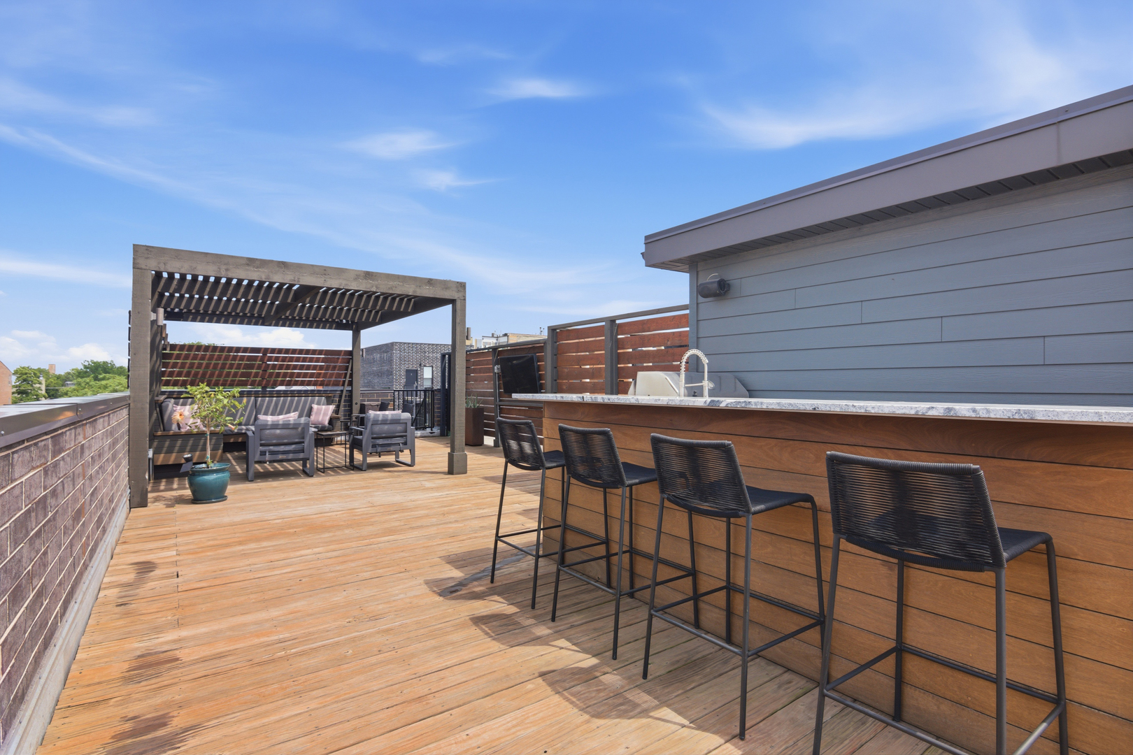 1639 N Artesian Avenue Unit: 2N