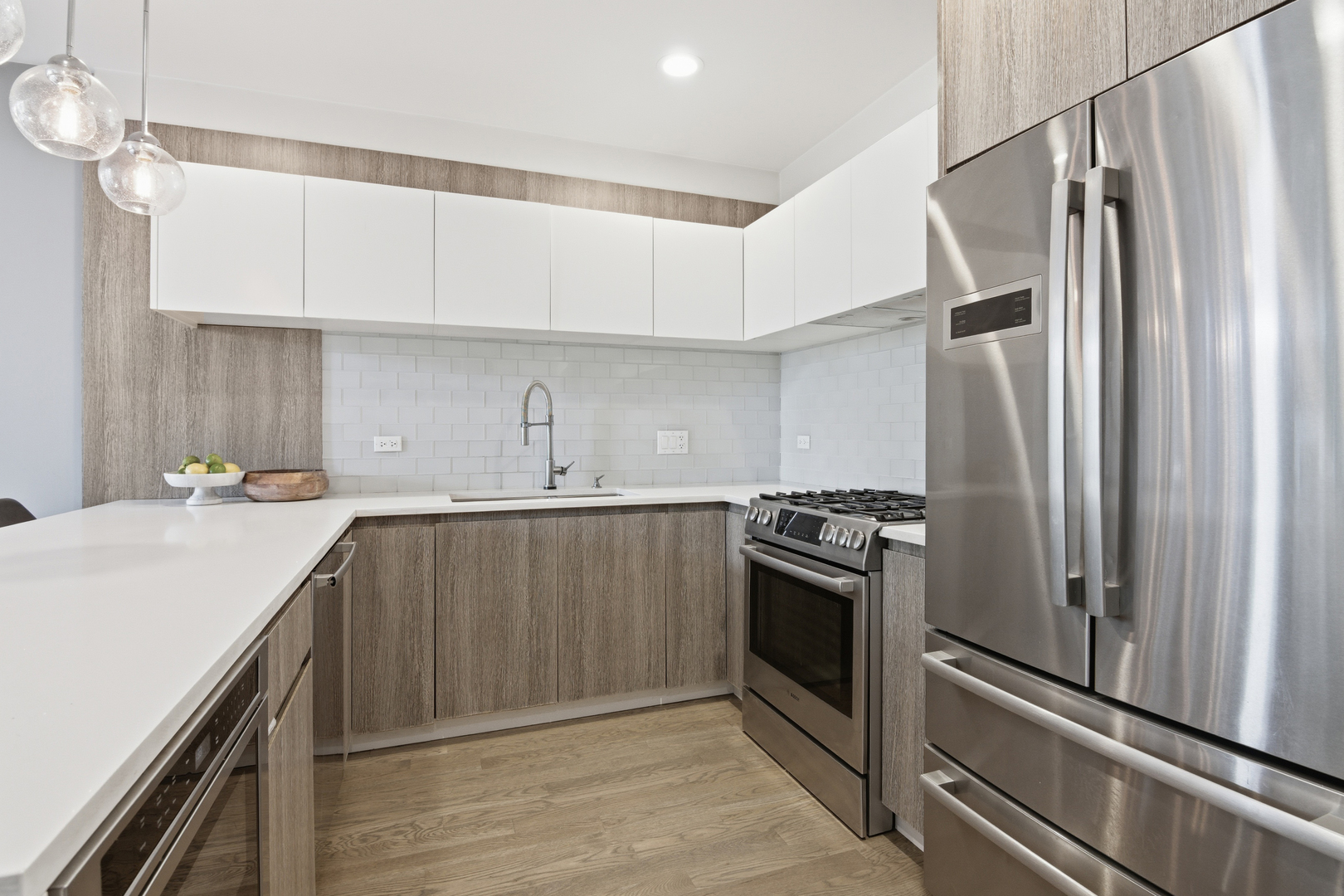 1639 N Artesian Avenue Unit: 2N