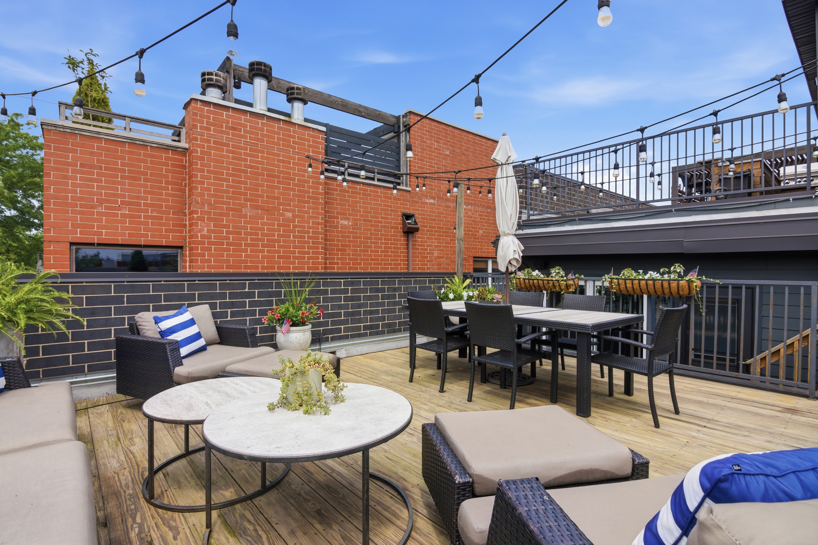 1639 N Artesian Avenue Unit: 2N