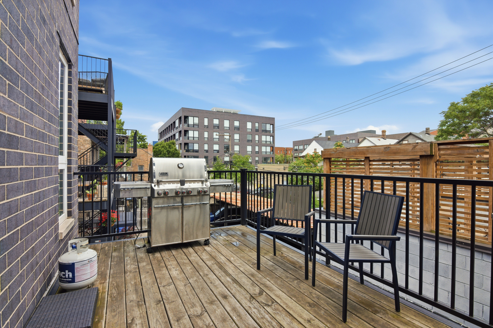 1639 N Artesian Avenue Unit: 2N