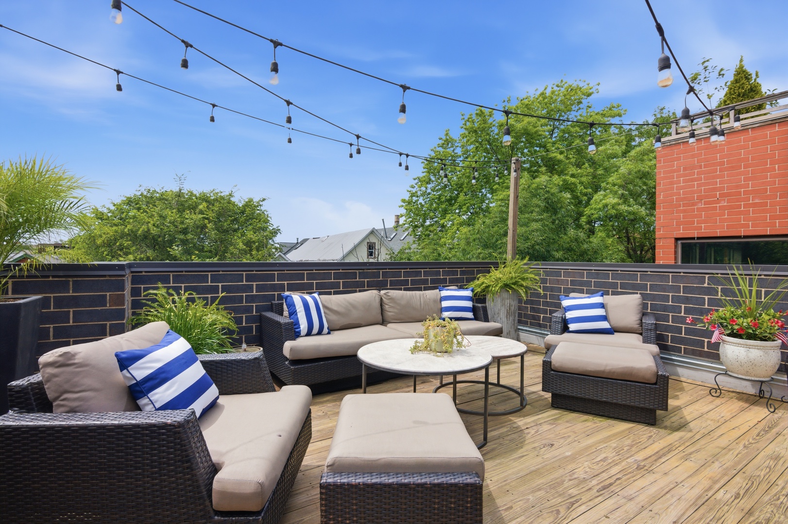 1639 N Artesian Avenue Unit: 2N