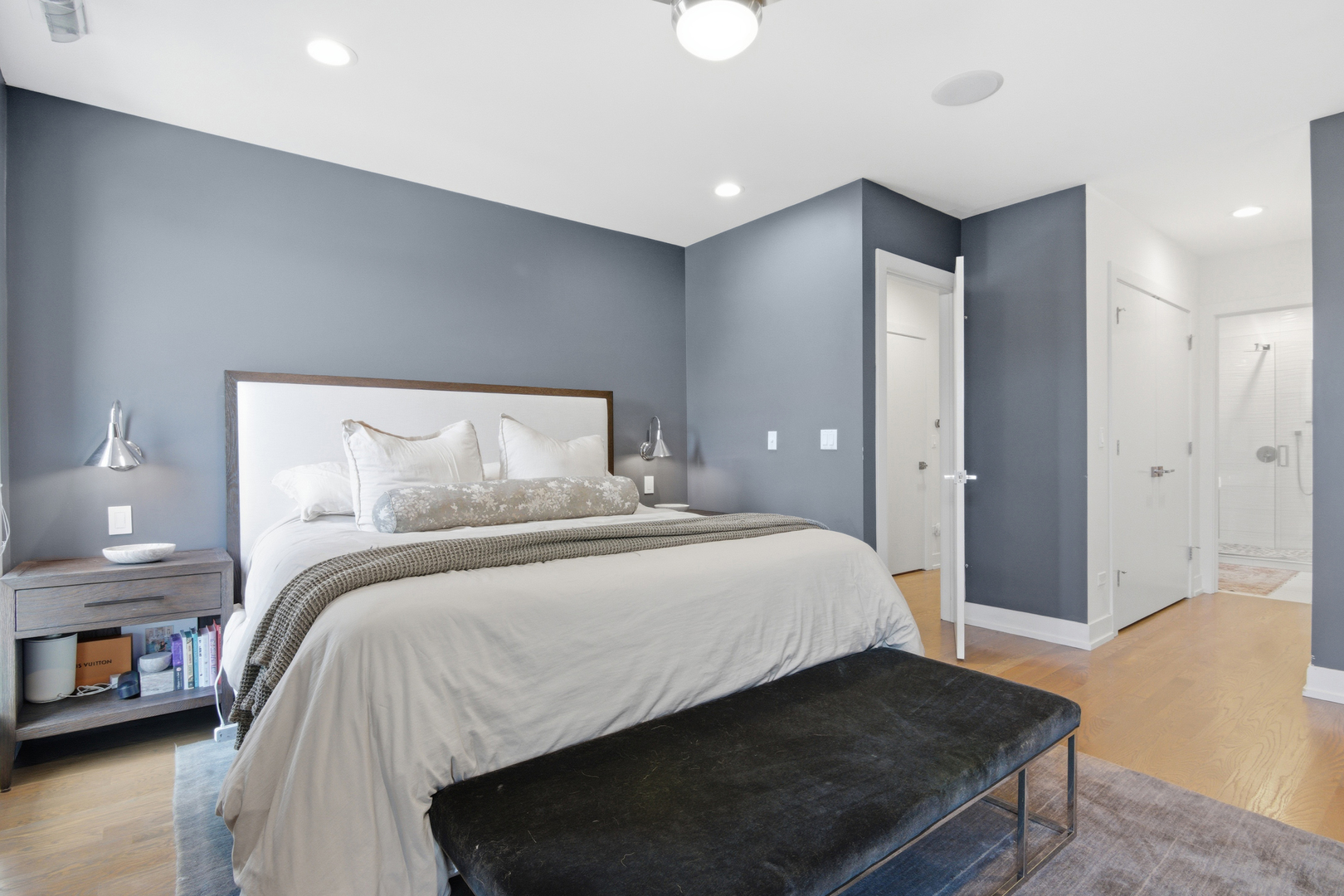 1639 N Artesian Avenue Unit: 2N