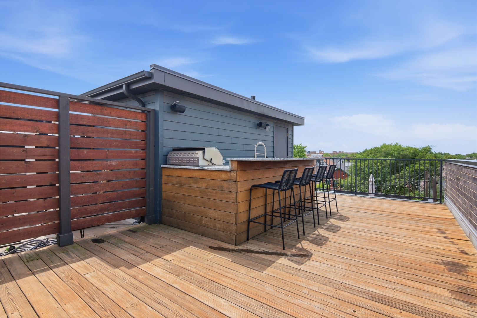 1639 N Artesian Avenue Unit: 2N