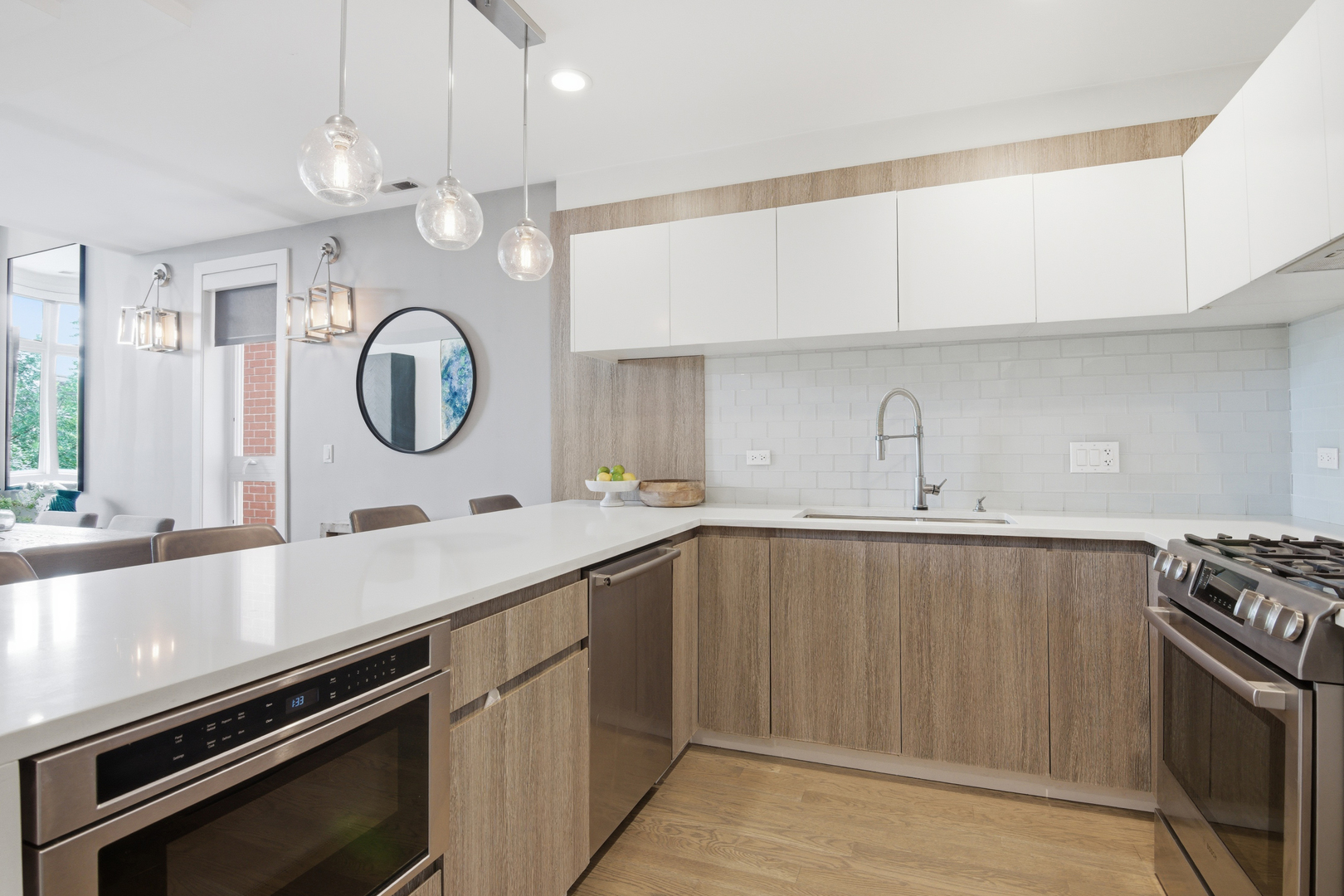 1639 N Artesian Avenue Unit: 2N