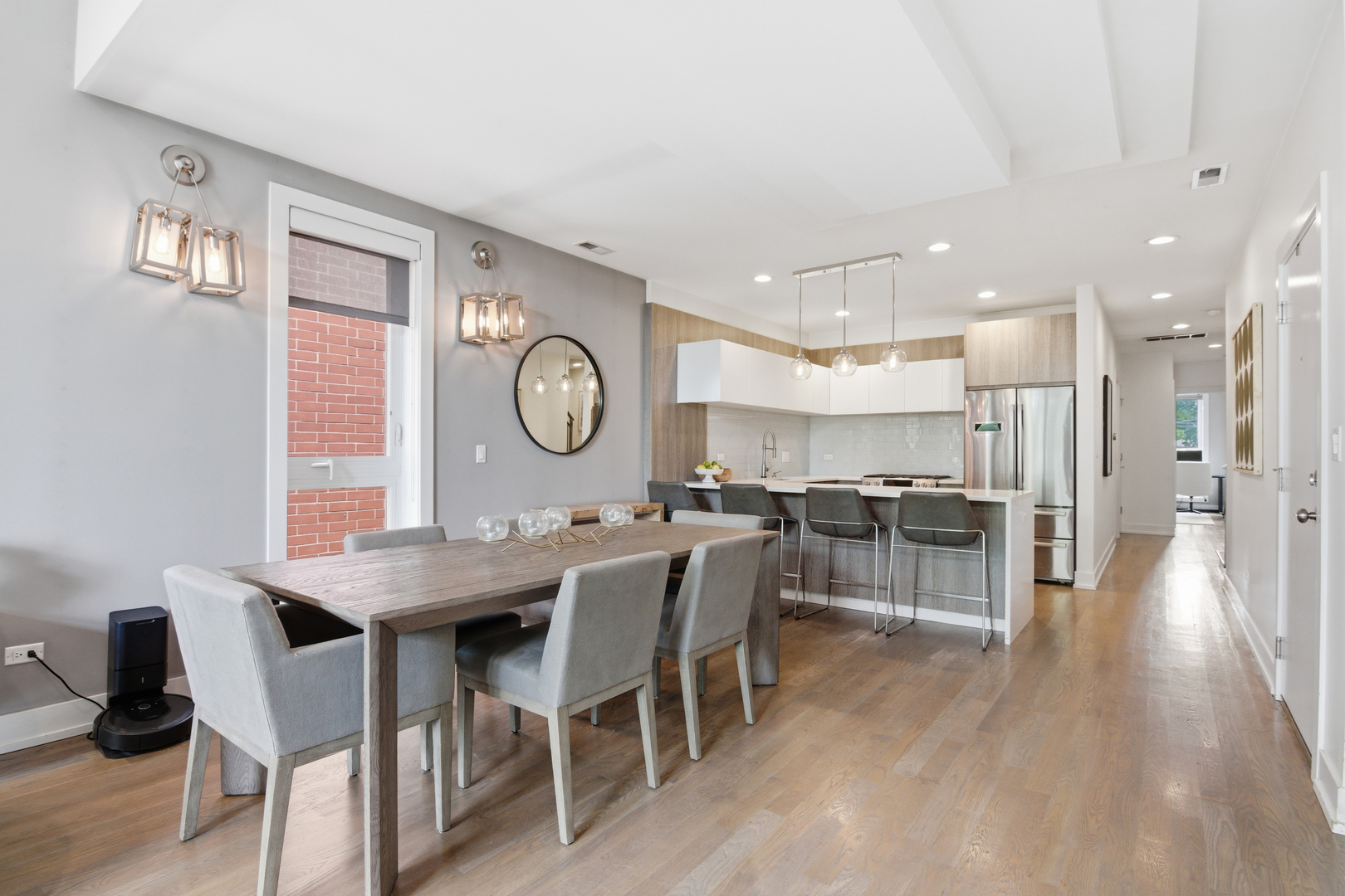 1639 N Artesian Avenue Unit: 2N