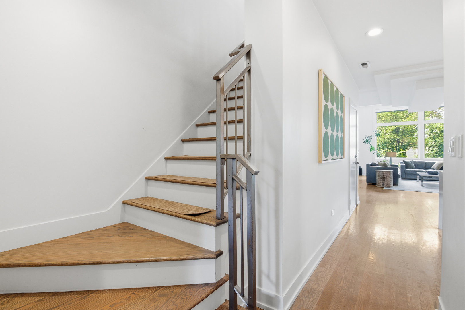 1639 N Artesian Avenue Unit: 2N