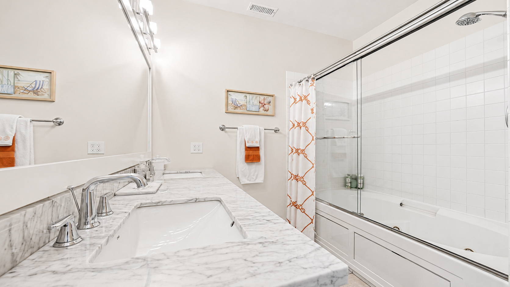 2733 N Lincoln Avenue Unit: A