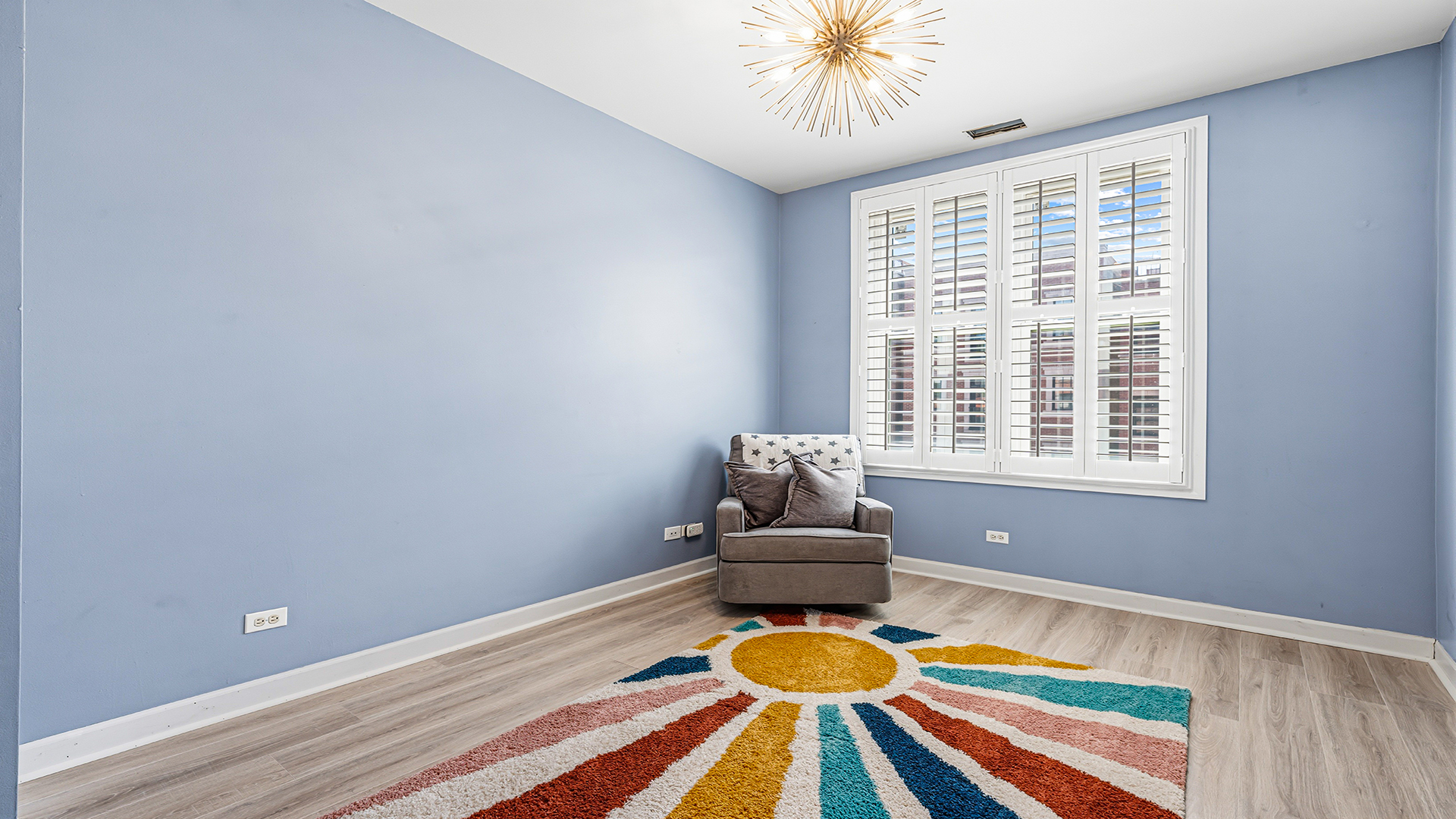 2733 N Lincoln Avenue Unit: A